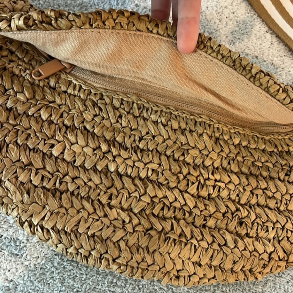 Lu & Elle Woven Tan Crossbody Bag - Picture 4 of 7